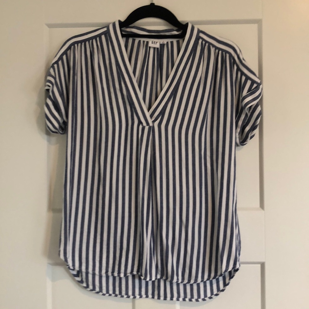 Blue/white striped v neck top, Size small